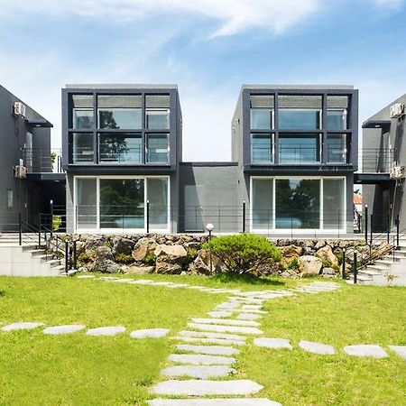 Donnaeko Pension Seogwipo Exterior photo
